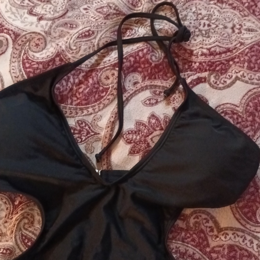 Sexy Low Cut Seamless Tie Knot Wireless Basic Brunch Swimsuits - Picture 4 of 14